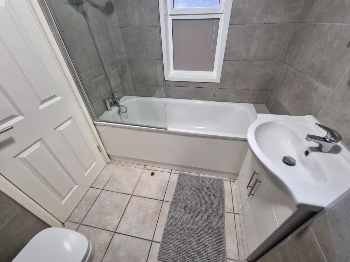 2 Bedroom Apartment In Kentish Town Лондон Экстерьер фото